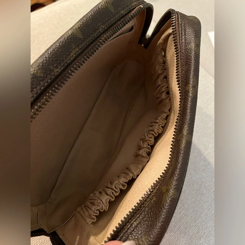 Louis Vuitton Monogram Trousse Toilette 28